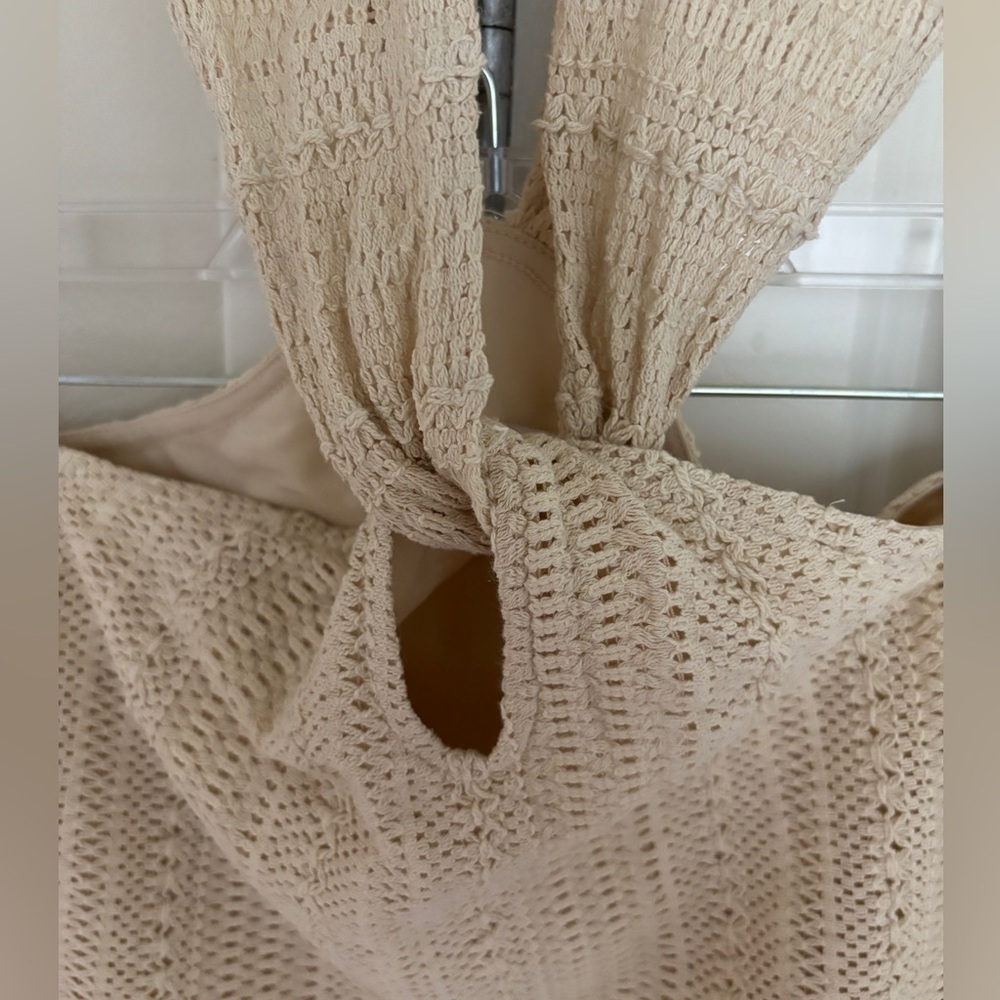 Beige Crochet Keyhole Halter Top, Racerback, Relaxed Size Medium from LOFT Lined - Picture 6 of 11